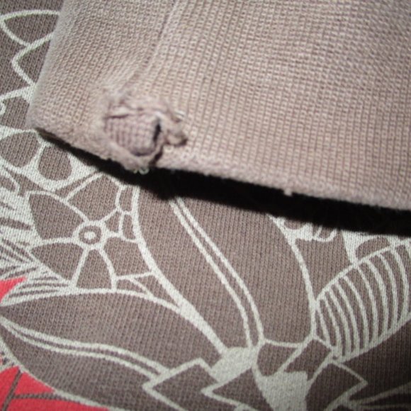 Bundle 3 for $15 - Rip Curl Hoodie - Brown and Orange Floral Pattern - Picture 6 of 6